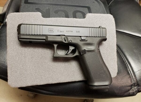 NEW GLOCK 17 G5 9MM 4.49 INCH 17RDX3 9 MM G17 GEN5 FULL SIZE - Image 3