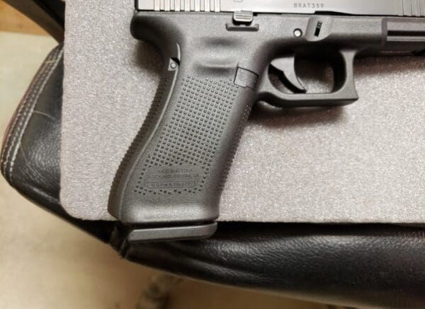 NEW GLOCK 17 G5 9MM 4.49 INCH 17RDX3 9 MM G17 GEN5 FULL SIZE - Image 8