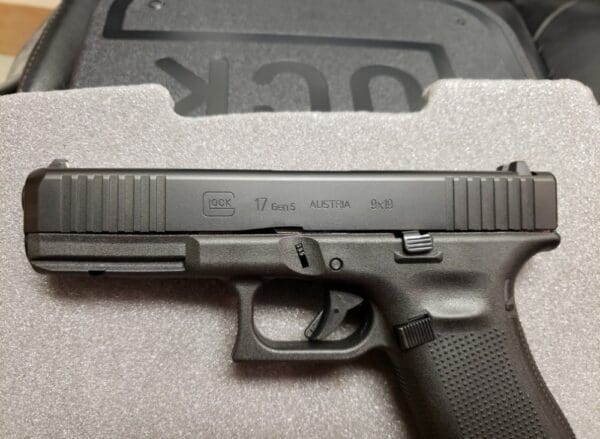 NEW GLOCK 17 G5 9MM 4.49 INCH 17RDX3 9 MM G17 GEN5 FULL SIZE - Image 6