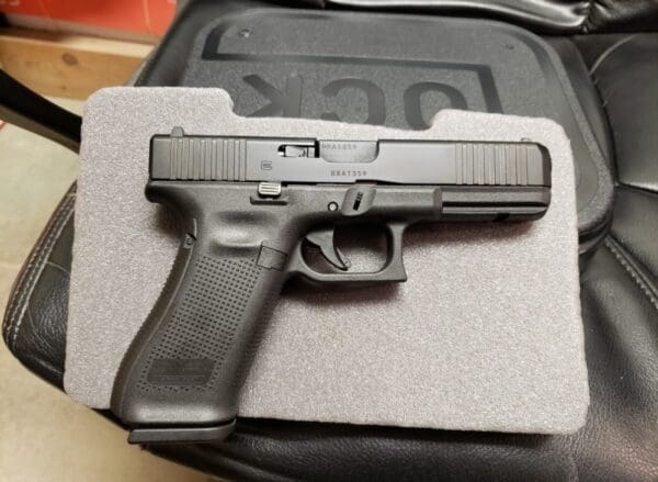 NEW GLOCK 17 G5 9MM 4.49 INCH 17RDX3 9 MM G17 GEN5 FULL SIZE